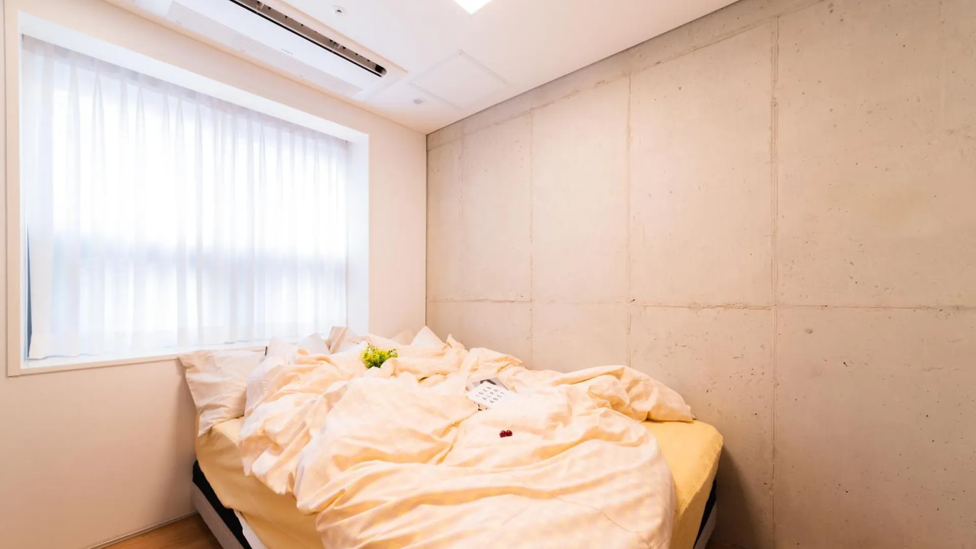 Hongik Univ Station Wave Family Suite #2 Szöul